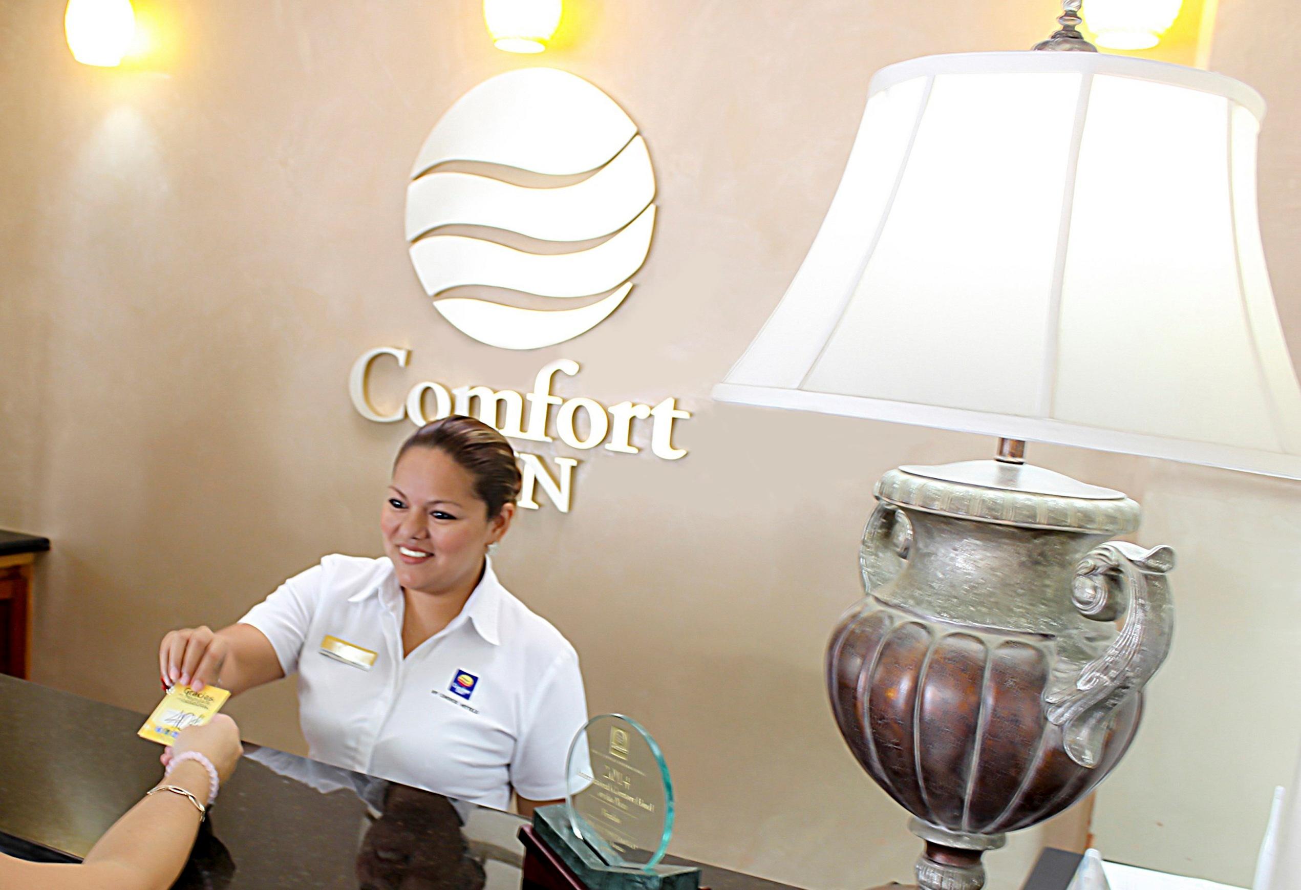 Comfort Inn Tampico Bagian luar foto
