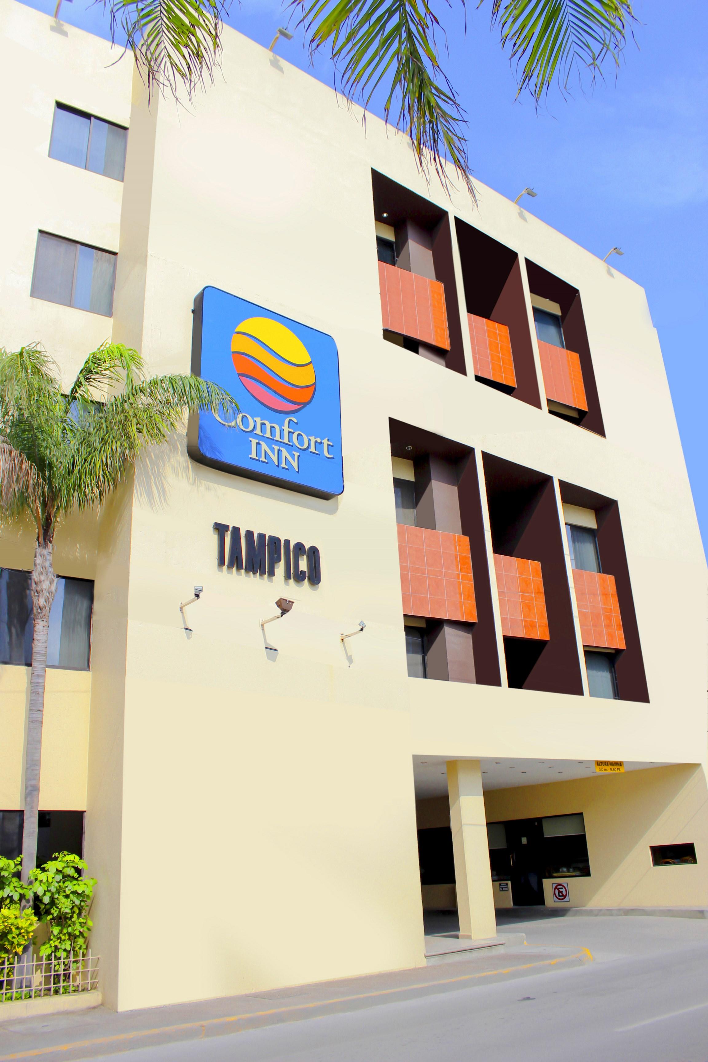 Comfort Inn Tampico Bagian luar foto