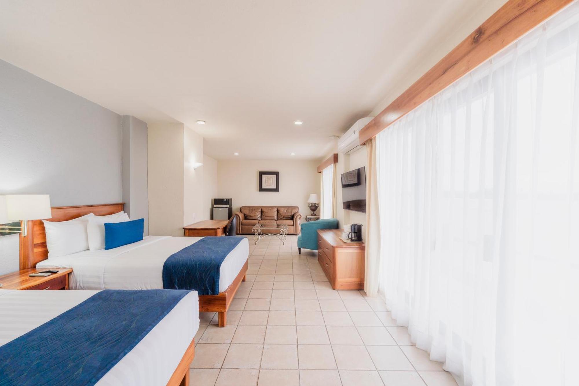 Comfort Inn Tampico Bagian luar foto
