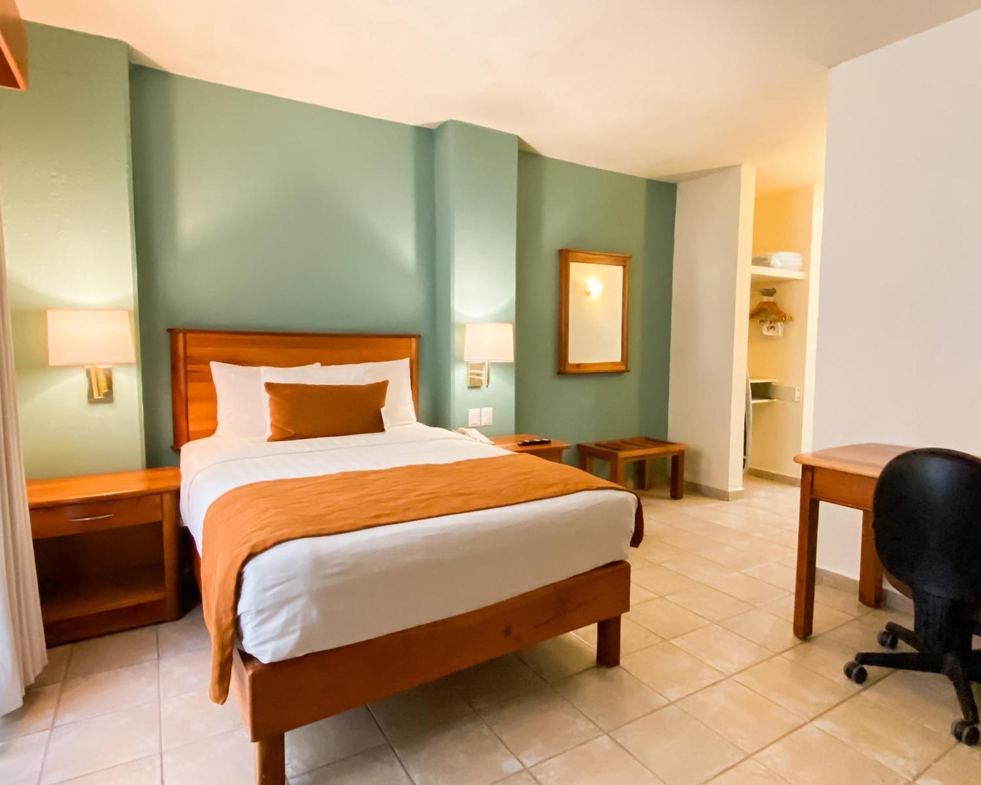 Comfort Inn Tampico Bagian luar foto