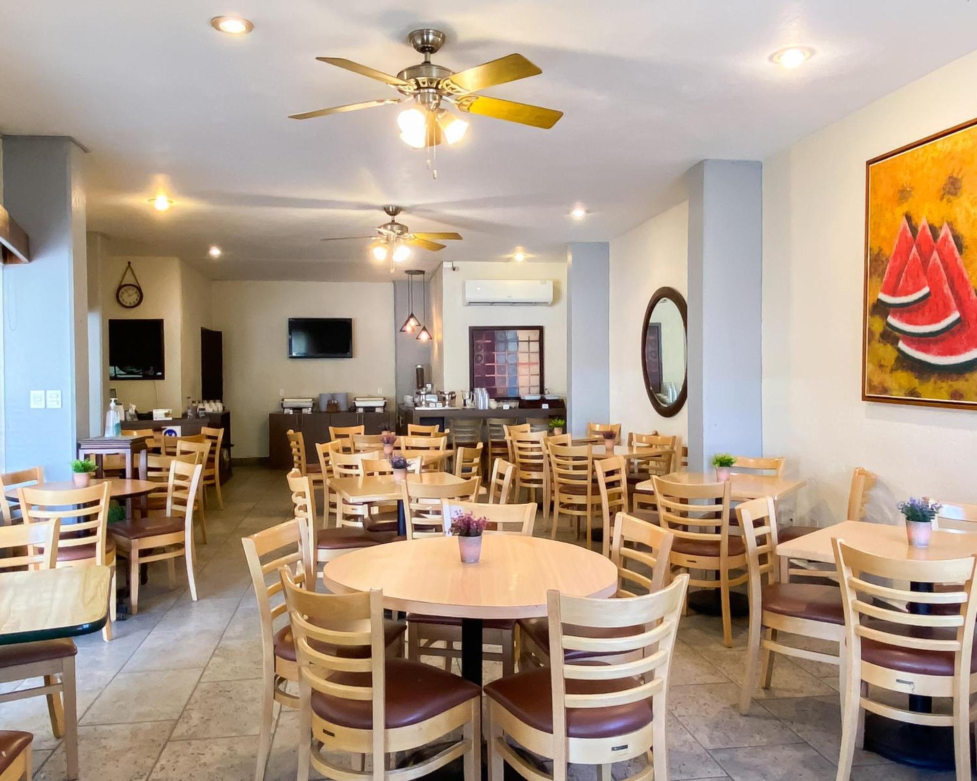 Comfort Inn Tampico Bagian luar foto