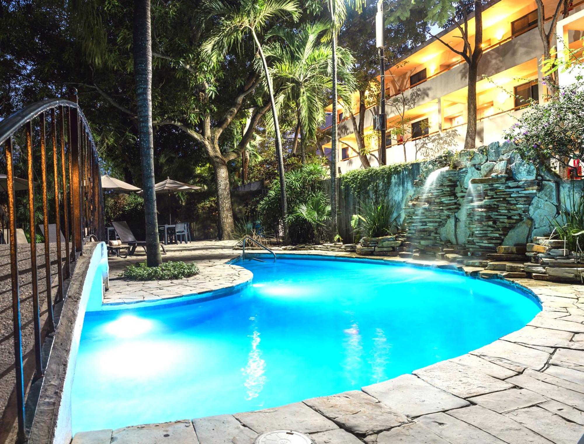 Comfort Inn Tampico Bagian luar foto