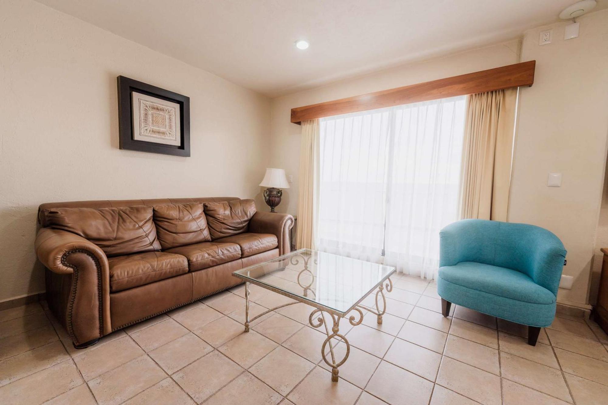 Comfort Inn Tampico Bagian luar foto