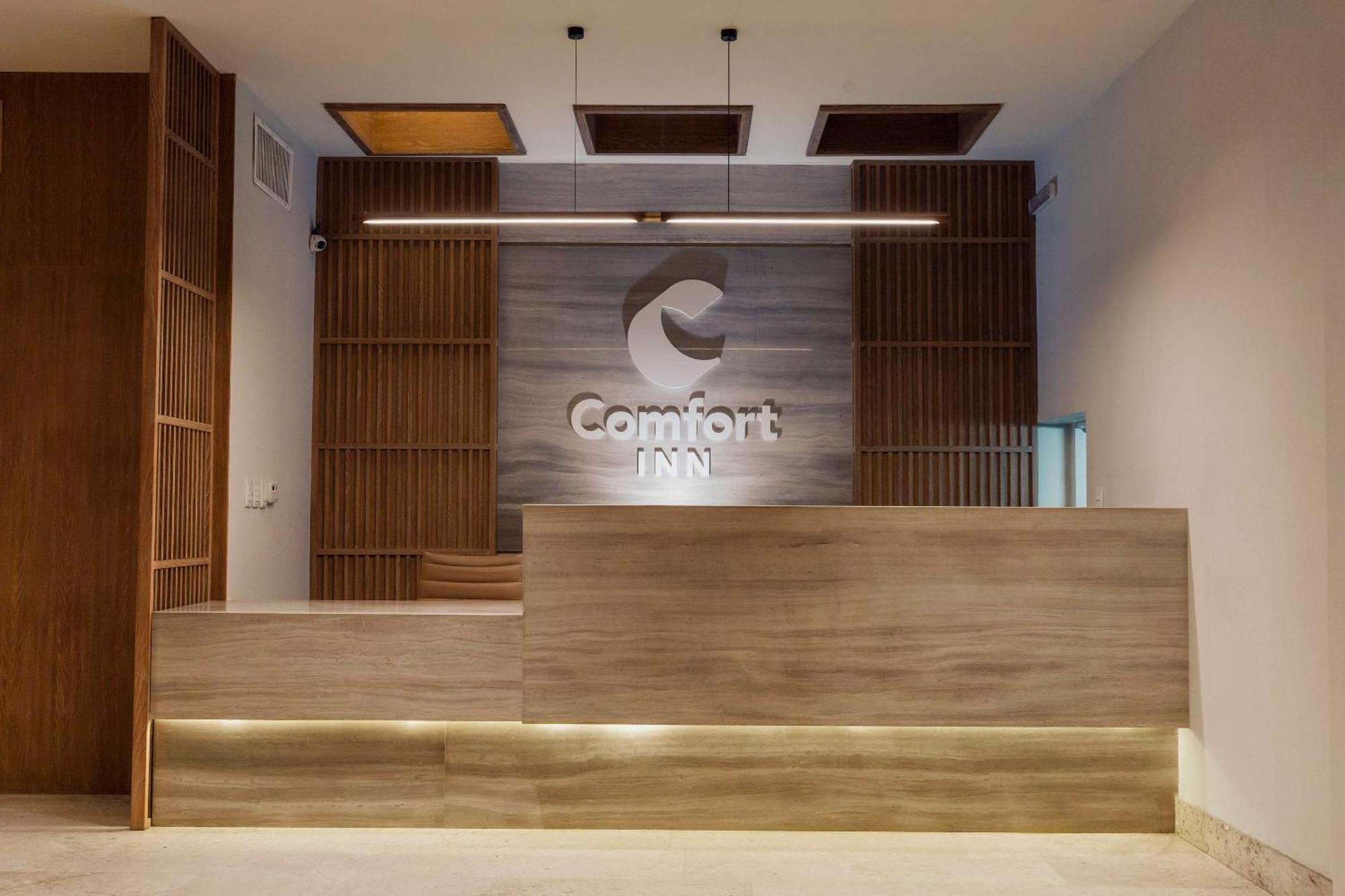 Comfort Inn Tampico Bagian luar foto